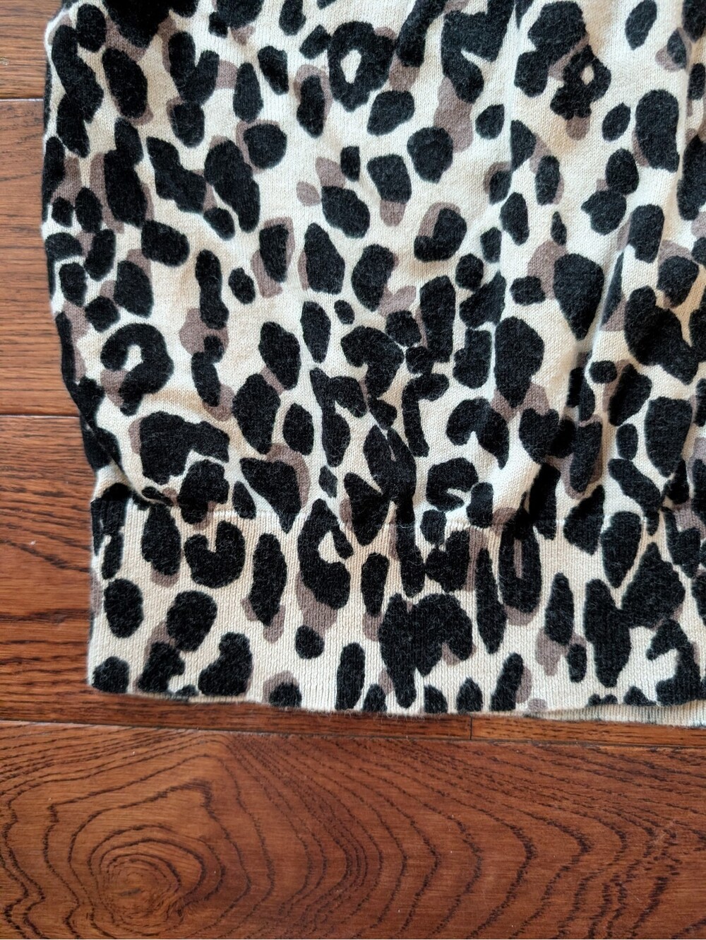 1901 Leopard Animal Print Button Up Cardigan Sweater Lightweight Size XL - Picture 4 of 8
